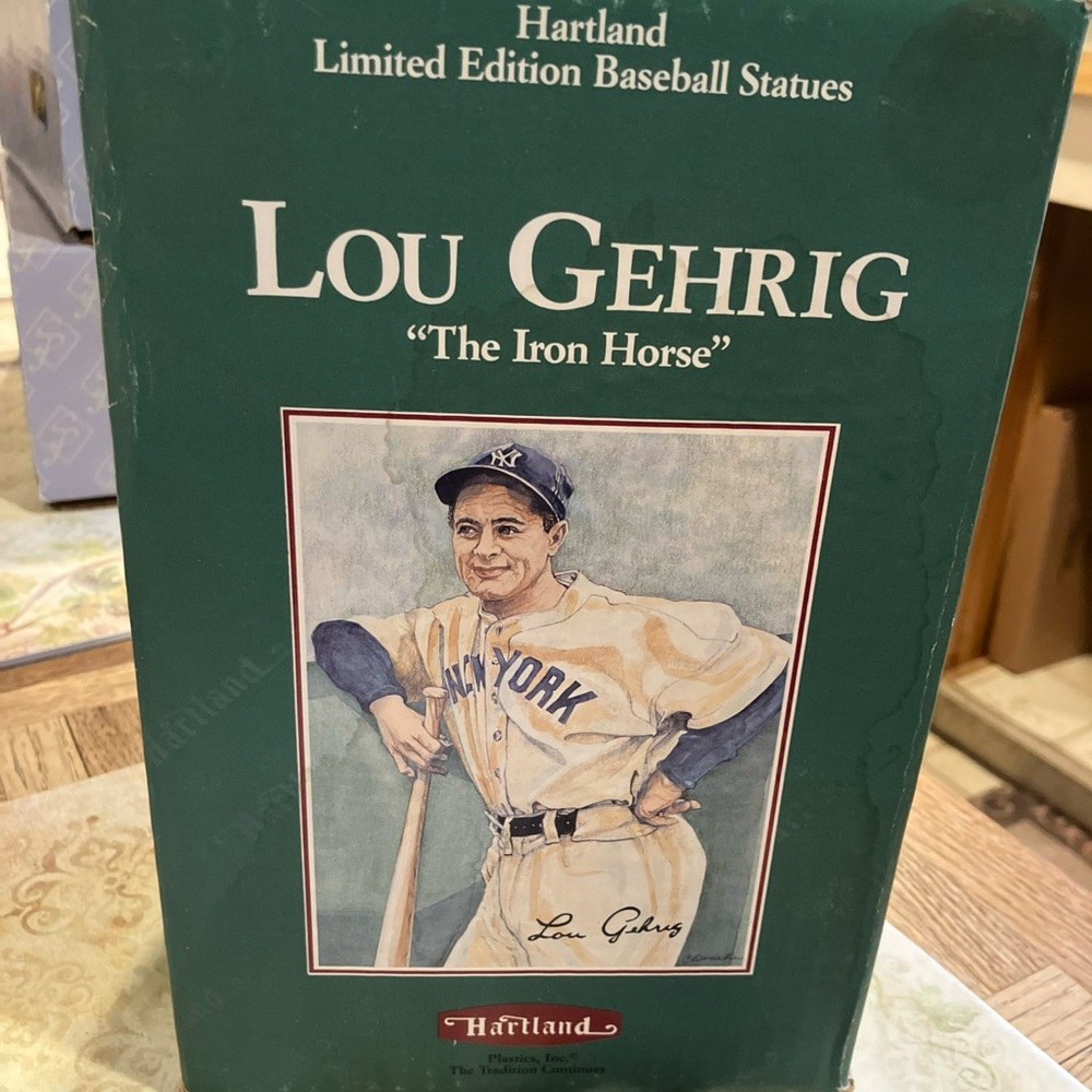 Lou Gehrig 'The Iron Horse' 1990 Hartland Limited Edition Yankee Baseball Statue